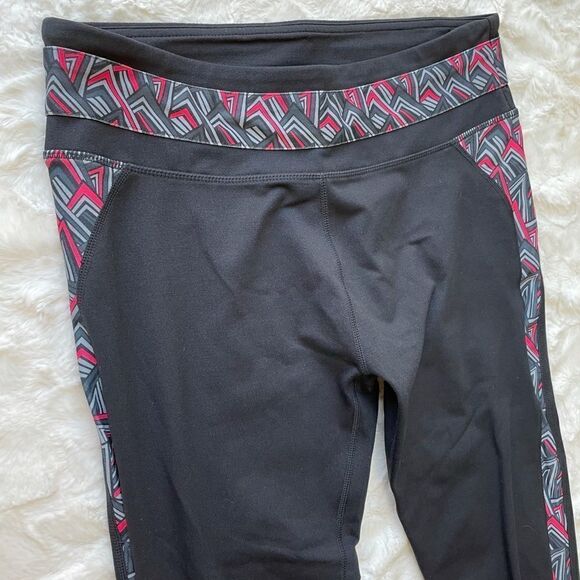 Fabletics Capri Legging - Women’s M - Picture 4 of 6